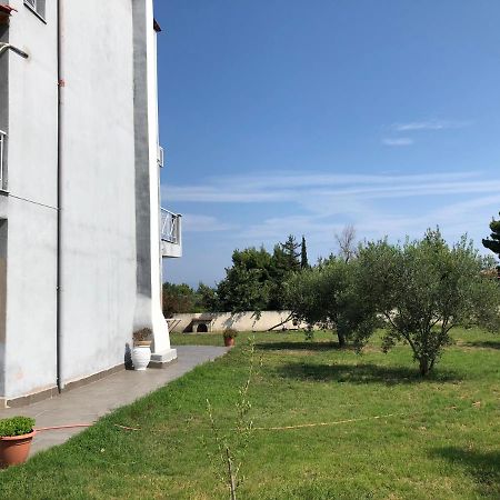 Hostal Modern House Afytos Exterior foto